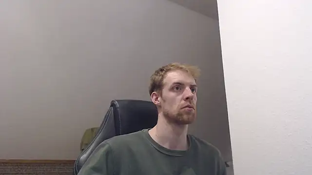 Snapshot of Milkyman7 chatting on October 4, 2025, 7:12 pm Milkyman7 online show from October 4, 2025, 7:12 pm