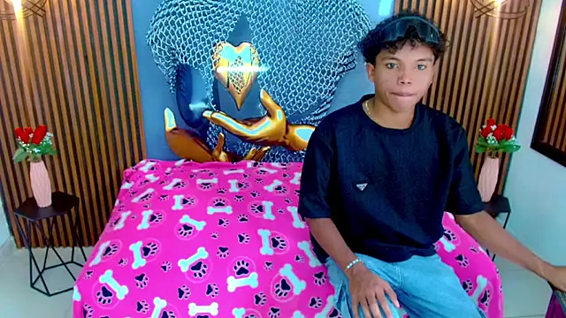 Snapshot of Chris_Hott chatting on May 23, 2026, 7:40 pm Chris Hott online show from May 23, 2026, 7:40 pm