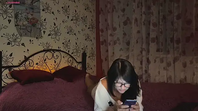 OxiLovex online show from June 25, 2026, 8:02 pm