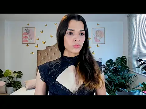 Snapshot of bella_grego chatting on April 20, 2026, 3:15 pm bella grego online show from April 20, 2026, 3:15 pm