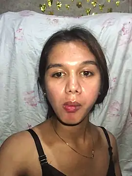 Snapshot of marie_castro chatting on June 19, 2026, 10:41 am marie castro online show from June 19, 2026, 10:41 am