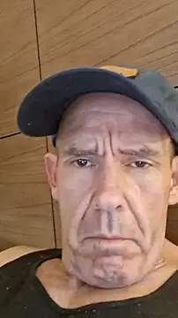 throbbinghood0 online show from June 18, 2026, 12:20 pm