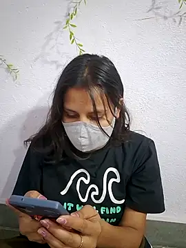 missnaina1 online show from April 17, 2026, 11:24 am