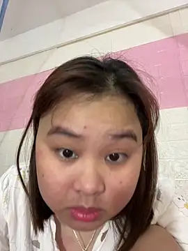 Snapshot of NhungNhun789 chatting on April 18, 2026, 9:24 am NhungNhun789 online show from April 18, 2026, 9:24 am