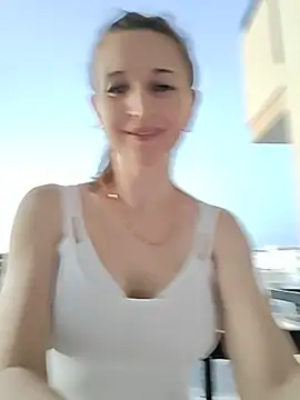 Snapshot of irresistibelle chatting on June 18, 2026, 5:17 pm irresistibelle online show from June 18, 2026, 5:17 pm