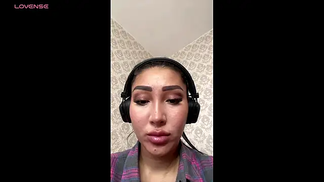 MadelineKiss  online show from April 22, 2026, 1:41 am