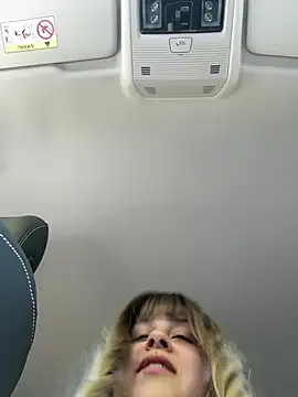 SpicyLouane online show from April 23, 2026, 9:52 am