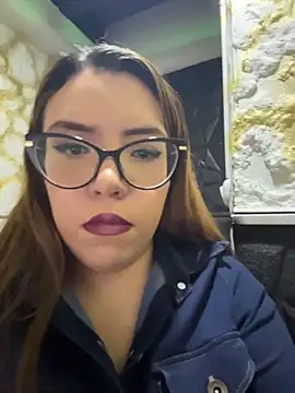 Snapshot of AliceMtz chatting on May 15, 2026, 8:49 pm AliceMtz online show from May 15, 2026, 8:49 pm
