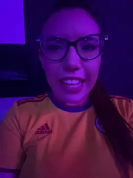 AliceMtz online show from June 18, 2026, 1:17 am