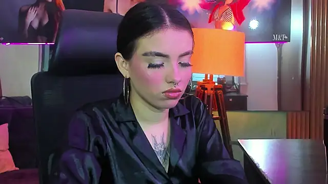 isabella hv online show from June 4, 2026, 7:42 pm