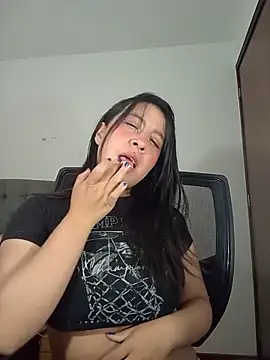 kim naomy13 online show from June 21, 2026, 3:14 pm