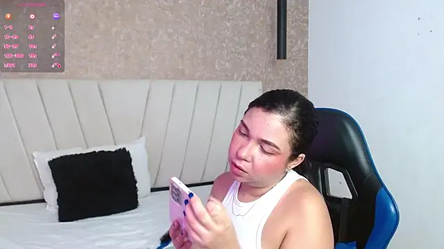 Snapshot of Chloe_Brown2 chatting on June 9, 2026, 12:06 pm Chloe Brown2 online show from June 9, 2026, 12:06 pm