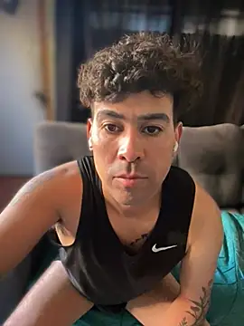 Saturno77 online show from April 23, 2026, 6:10 pm