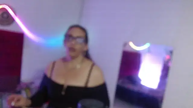 Sweet-Mommy-Milf online show from May 26, 2026, 1:12 am