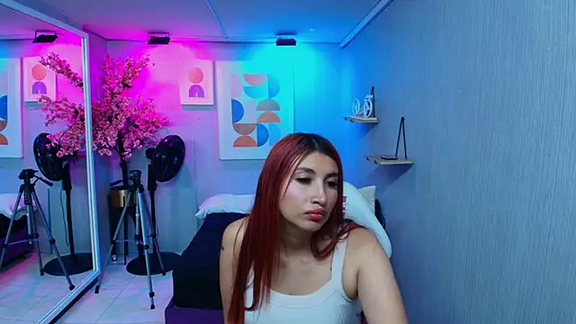 Snapshot of Sofi_monroeee chatting on July 13, 2026, 6:55 pm Sofi monroeee online show from July 13, 2026, 6:55 pm