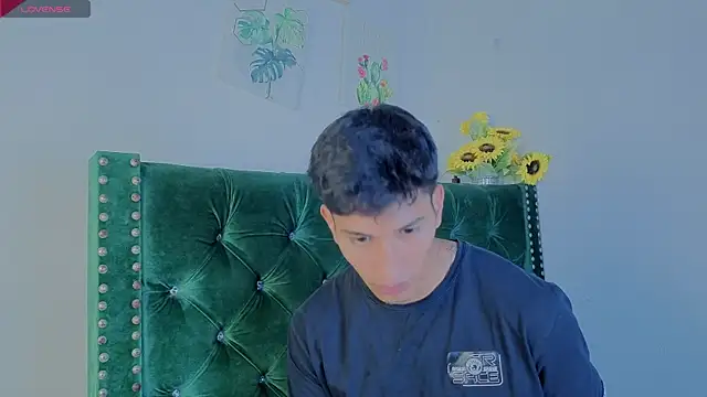 Snapshot of Zayn_Moretti chatting on June 23, 2026, 7:56 pm Zayn Moretti online show from June 23, 2026, 7:56 pm