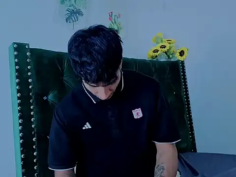 Snapshot of Zayn_Moretti chatting on June 25, 2026, 5:17 pm Zayn Moretti online show from June 25, 2026, 5:17 pm