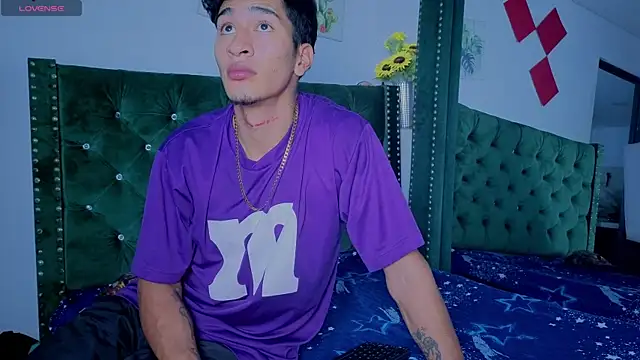 Snapshot of Zayn_Moretti chatting on July 15, 2026, 3:12 am Zayn Moretti online show from July 15, 2026, 3:12 am
