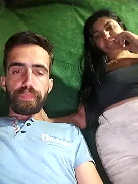 mujerymarido online show from April 18, 2026, 2:26 am