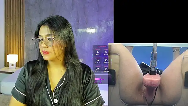 Snapshot of LuciaReid chatting on May 8, 2026, 12:43 pm LuciaReid online show from May 8, 2026, 12:43 pm