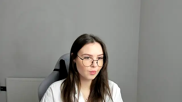 Regina cute  online show from April 20, 2026, 6:38 am