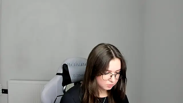 Regina cute  online show from May 15, 2026, 12:12 pm