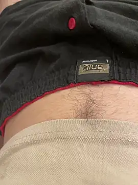 Chikour213 online show from April 26, 2026, 7:33 pm