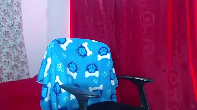 Snapshot of camilabb_xc chatting on February 3, 2025, 6:39 pm camilabb xc online show from February 3, 2025, 6:39 pm