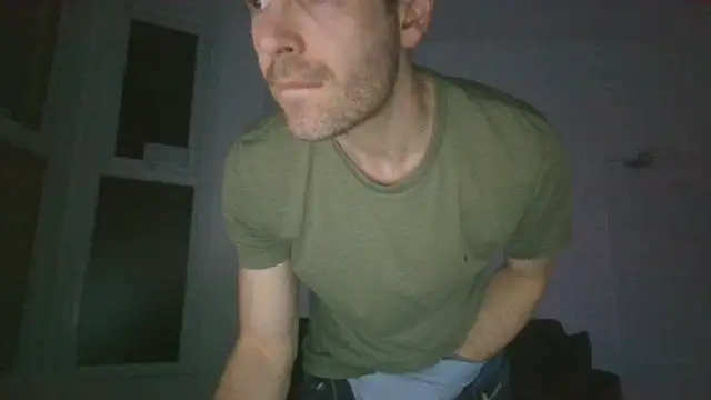 frenchbdmaninlondon online show from April 18, 2026, 10:32 pm