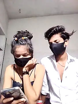 HOTS-COUPLES online show from April 22, 2026, 2:58 am