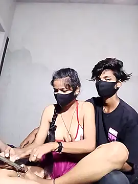 HOTS-COUPLES online show from April 23, 2026, 3:30 am