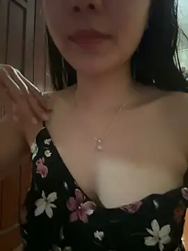 Yumiara online show from May 9, 2026, 2:33 pm