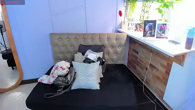 vailoetharris online show from July 19, 2026, 11:58 am