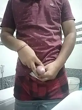rahul02sharma05 online show from June 1, 2026, 1:07 am