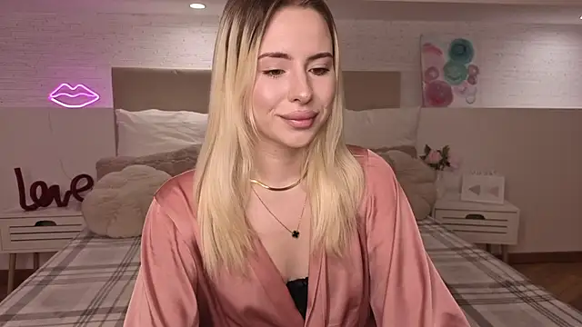 Snapshot of Bella_crazyy chatting on May 5, 2026, 8:50 pm Bella crazyy online show from May 5, 2026, 8:50 pm
