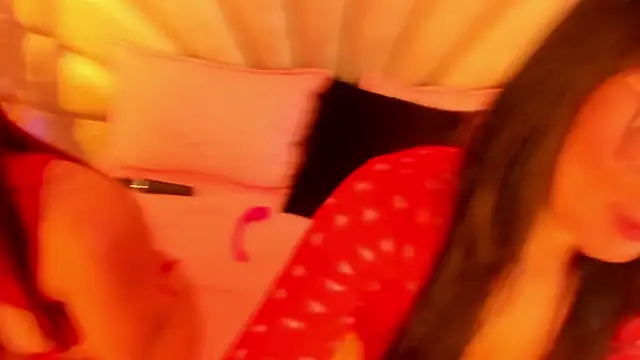 SiennaMoore online show from June 17, 2026, 12:50 pm