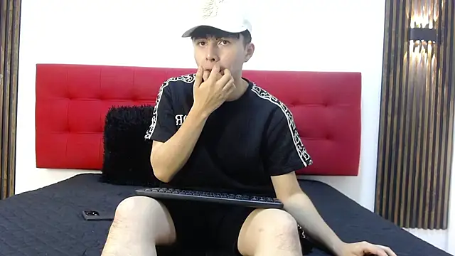 Snapshot of LunayDream chatting on April 21, 2026, 11:16 am LunayDream online show from April 21, 2026, 11:16 am