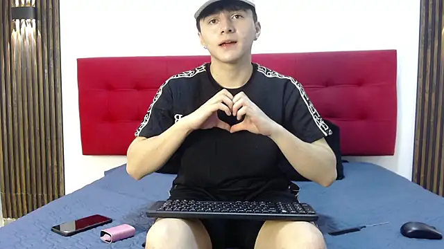 Snapshot of LunayDream chatting on April 24, 2026, 11:23 am LunayDream online show from April 24, 2026, 11:23 am