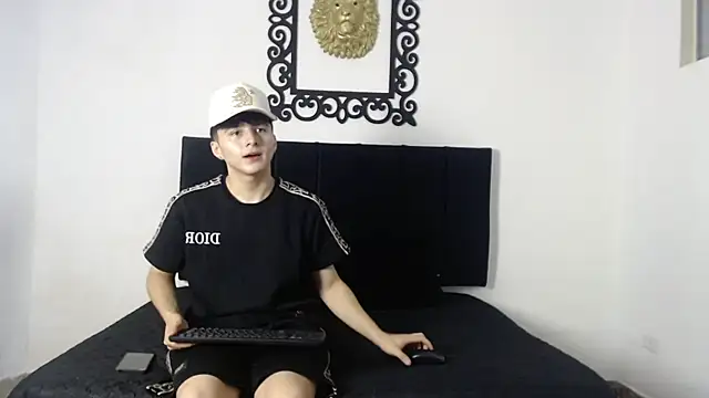 Snapshot of LunayDream chatting on May 11, 2026, 12:22 pm LunayDream online show from May 11, 2026, 12:22 pm