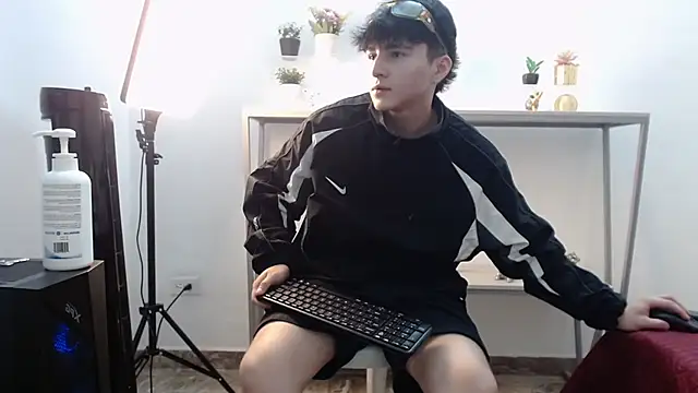 Snapshot of LunayDream chatting on May 21, 2026, 12:01 pm LunayDream online show from May 21, 2026, 12:01 pm