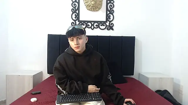 Snapshot of LunayDream chatting on May 22, 2026, 11:27 am LunayDream online show from May 22, 2026, 11:27 am