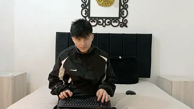 Snapshot of LunayDream chatting on May 23, 2026, 11:36 am LunayDream online show from May 23, 2026, 11:36 am