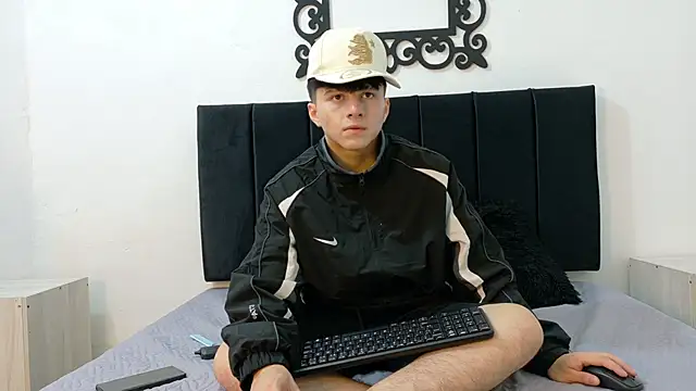 Snapshot of LunayDream chatting on May 27, 2026, 11:51 am LunayDream online show from May 27, 2026, 11:51 am