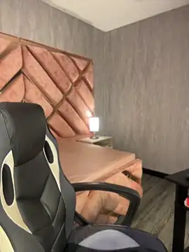 Snapshot of lya_nekko_ chatting on May 8, 2026, 4:40 am lya nekko online show from May 8, 2026, 4:40 am
