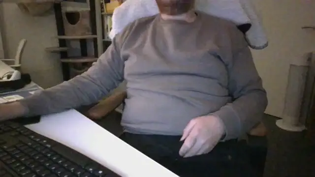 richard9718 online show from May 6, 2026, 8:25 pm