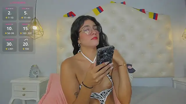 Snapshot of ninaavelvett chatting on July 13, 2026, 12:52 pm ninaavelvett online show from July 13, 2026, 12:52 pm