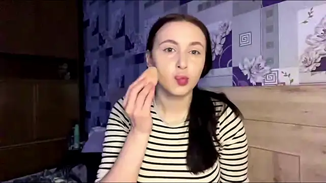 JanitaNetrosio online show from April 23, 2026, 9:19 am