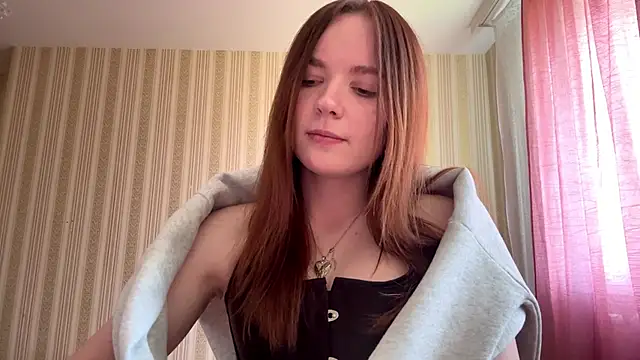 FransiscaLauderback online show from April 22, 2026, 8:39 am