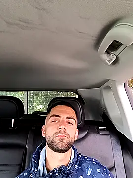 Snapshot of alieno_napoletano chatting on May 8, 2026, 11:15 am alieno napoletano online show from May 8, 2026, 11:15 am