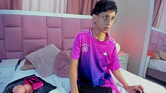Snapshot of dax_blaze chatting on June 3, 2026, 1:46 pm dax blaze online show from June 3, 2026, 1:46 pm